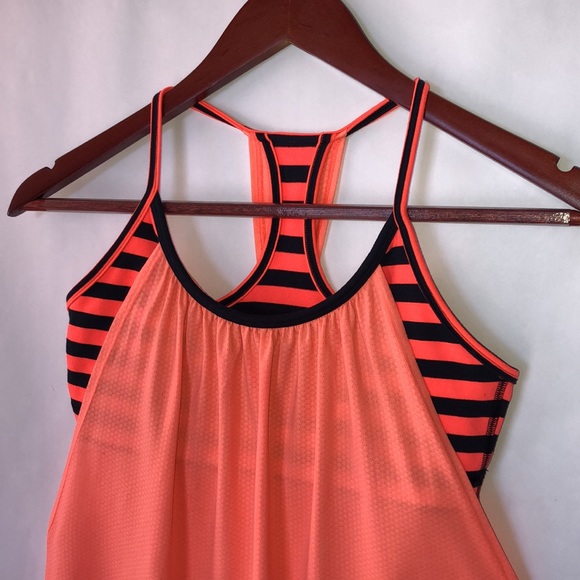 Lululemon no limits tank size 6 - Picture 6 of 12